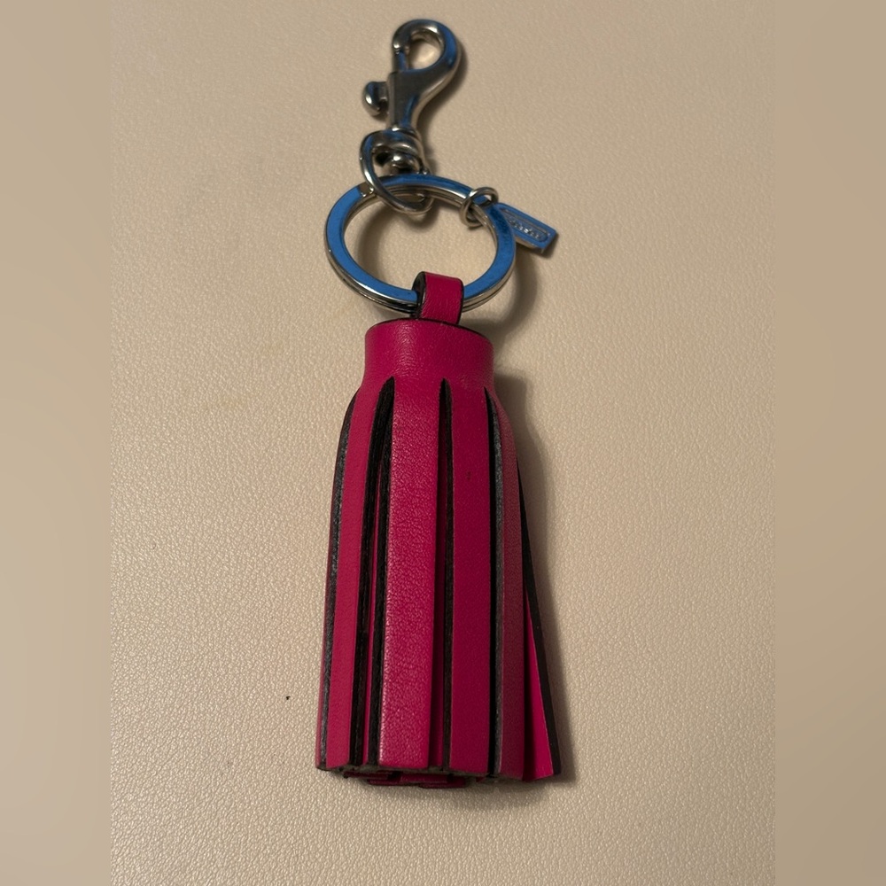 COACH LEGACY LEATHER TASSEL KEY FOB KEYRING KEYCHAIN FUSCHIA 62376